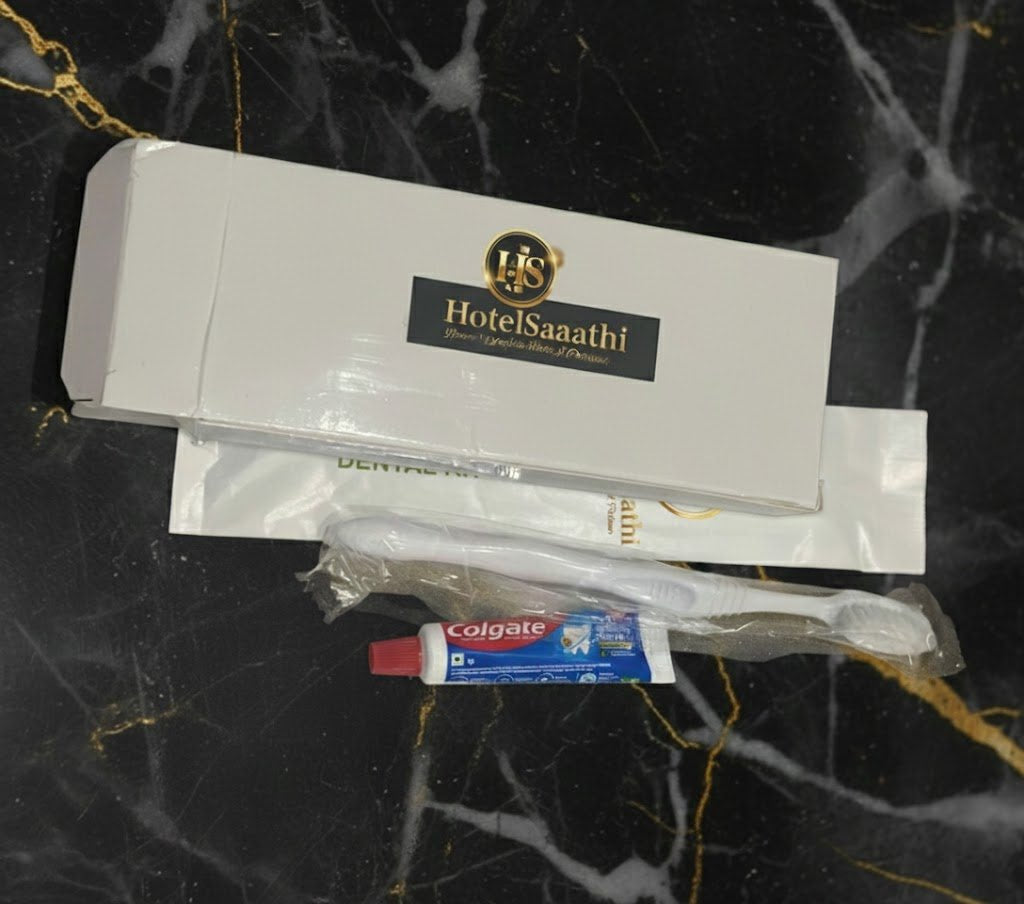 Dental kit Colgate (White Brush) -Pouch Pack